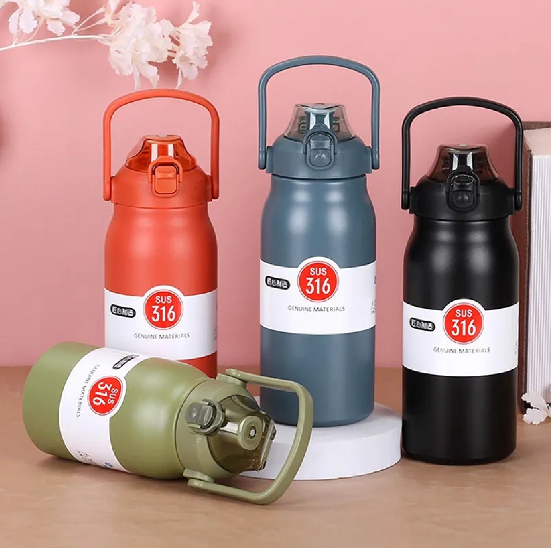 Imported 1000ml / 1300ml Vacuum Insulated Stainless Steel Water Bottle For Hot and Cold Water Thermos Flask With Straw